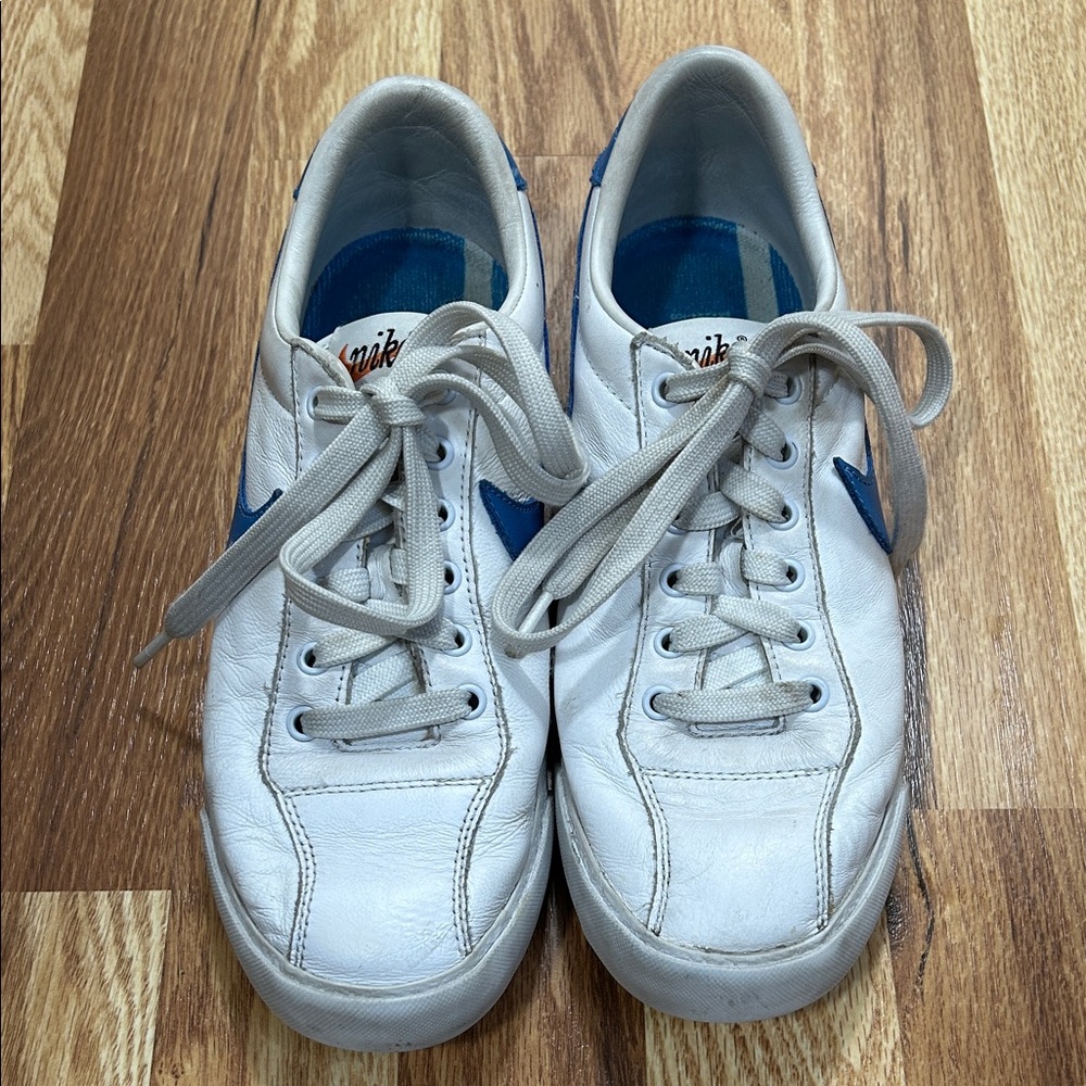 Nike Women's White and Blue Sneakers
